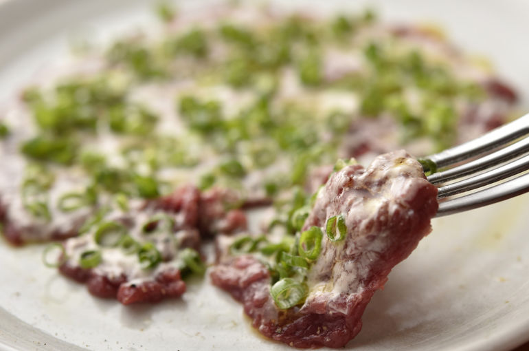 馬刺しのカルパッチョ