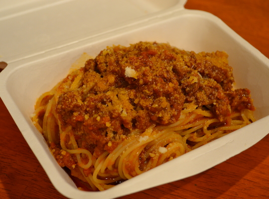 ボロネーゼパスタをテイクアウト